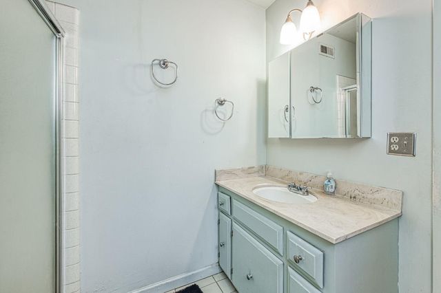 2306 Stanford Avenue, Clovis, CA 93611