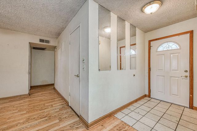 2306 Stanford Avenue, Clovis, CA 93611