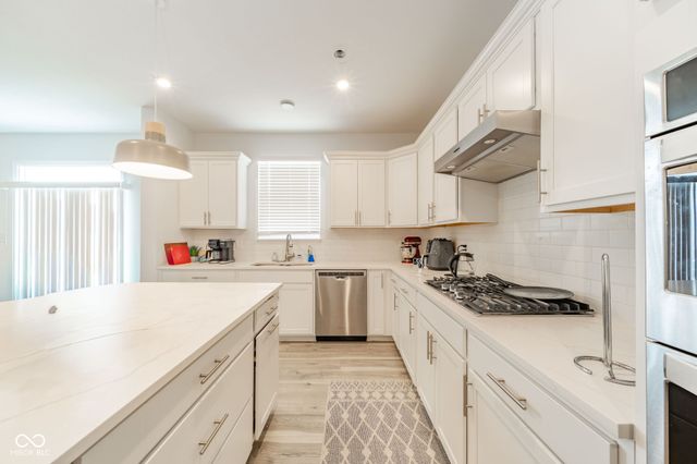 8752 Dorill Creek Lane, Indianapolis, IN 46259