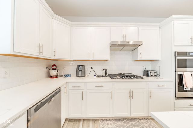8752 Dorill Creek Lane, Indianapolis, IN 46259