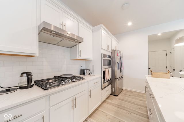 8752 Dorill Creek Lane, Indianapolis, IN 46259