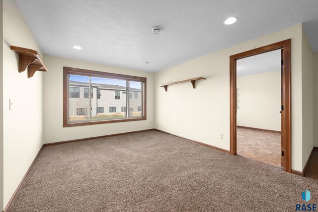 3000 W Stratton St Street, Sioux Falls, SD 57108