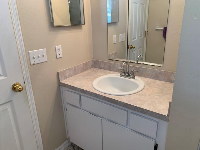 1807 E RAMPART STREET, Tampa, FL 33604