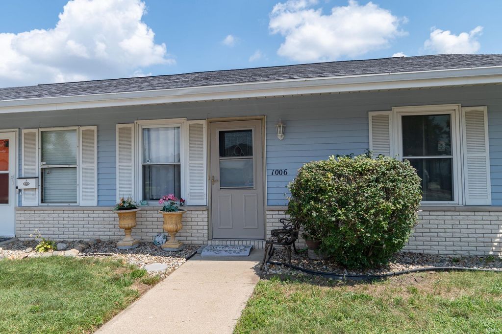 1006 Berkley Circle, Mishawaka, IN 46544