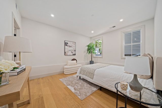 5 Breed St 4, Boston, MA 02128