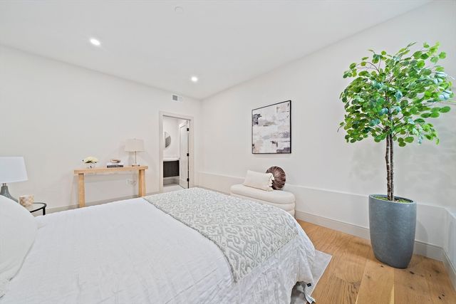 5 Breed St 4, Boston, MA 02128