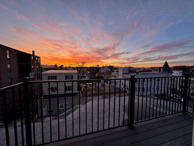 5 Breed St 4, Boston, MA 02128