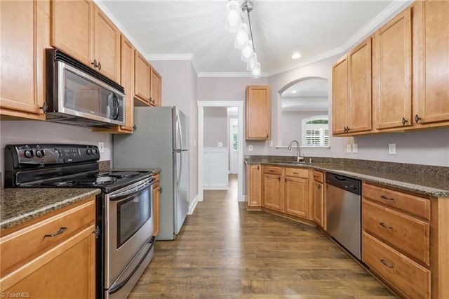 2100 Waterford Pointe Road, Lexington, NC 27292