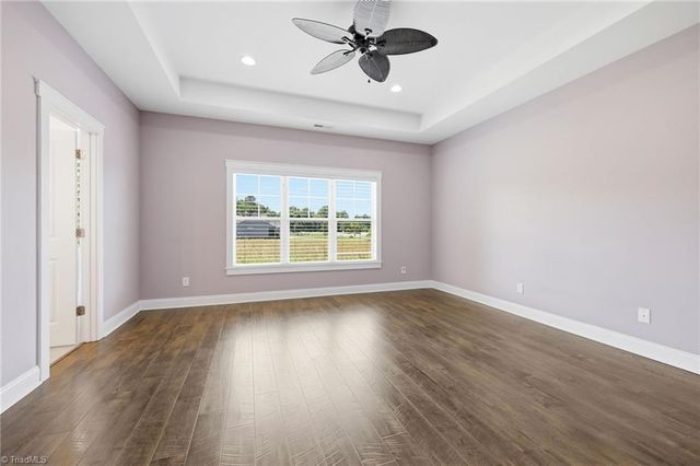 2100 Waterford Pointe Road, Lexington, NC 27292