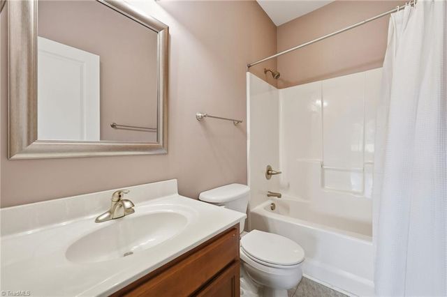 2100 Waterford Pointe Road, Lexington, NC 27292