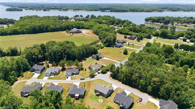 2100 Waterford Pointe Road, Lexington, NC 27292