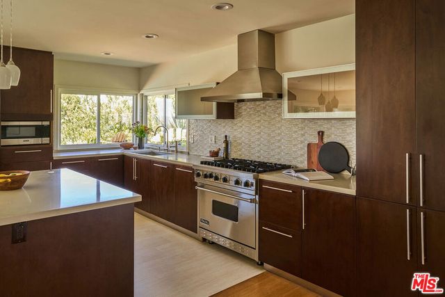 21737 Woodland Crest Drive, Woodland Hills, CA 91364