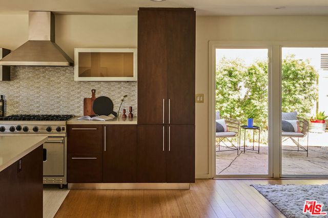 21737 Woodland Crest Drive, Woodland Hills, CA 91364