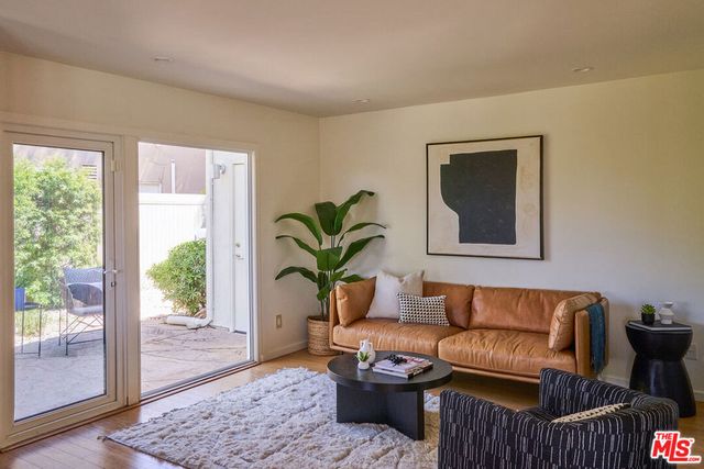 21737 Woodland Crest Drive, Woodland Hills, CA 91364