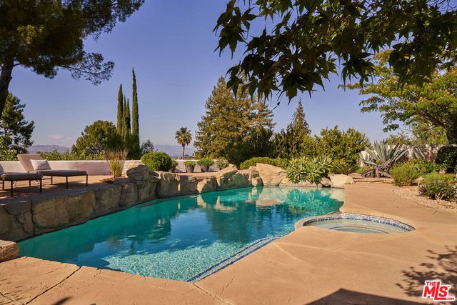 21737 Woodland Crest Drive, Woodland Hills, CA 91364
