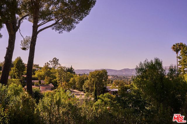 21737 Woodland Crest Drive, Woodland Hills, CA 91364