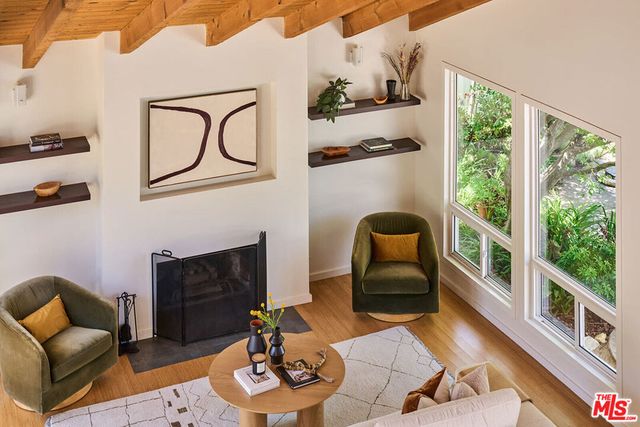 21737 Woodland Crest Drive, Woodland Hills, CA 91364