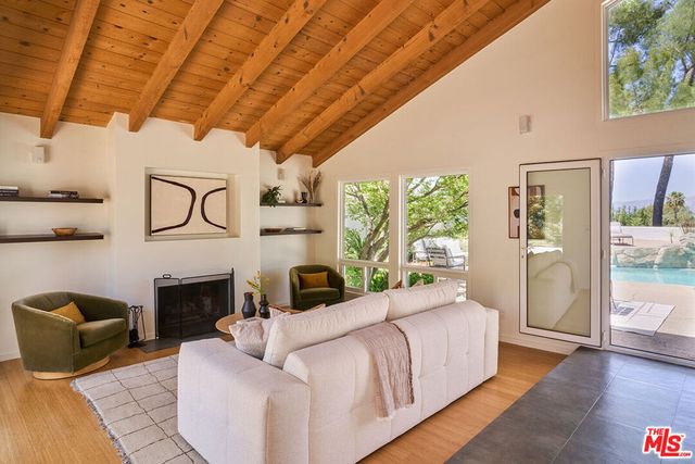 21737 Woodland Crest Drive, Woodland Hills, CA 91364