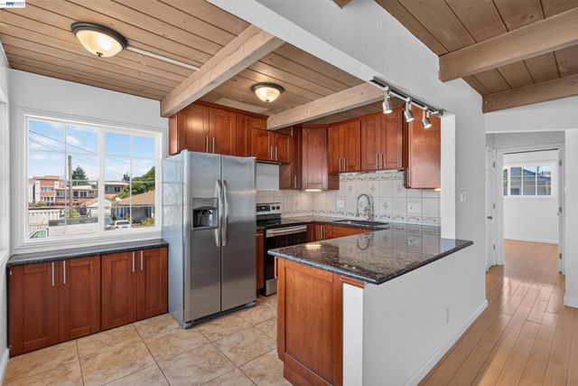 2318 Lowell Avenue, Richmond, CA 94804