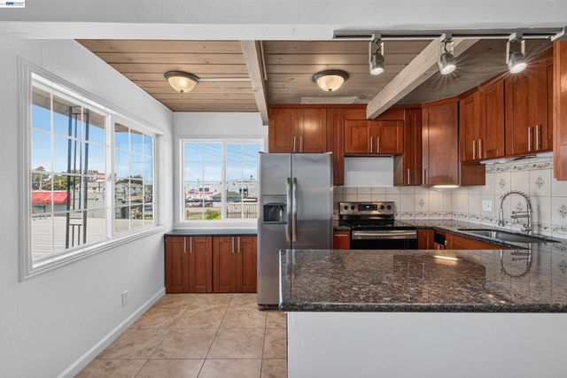 2318 Lowell Avenue, Richmond, CA 94804