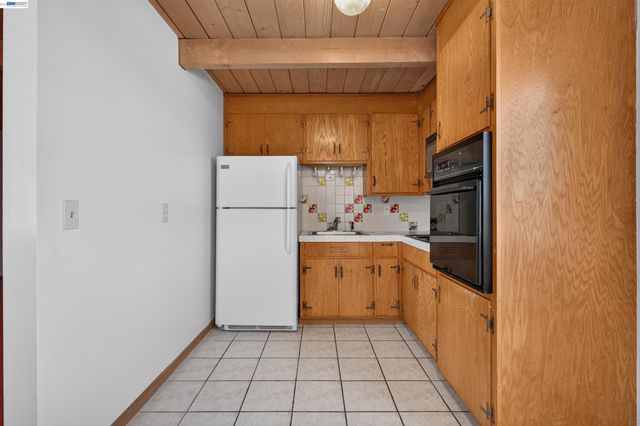 2318 Lowell Avenue, Richmond, CA 94804