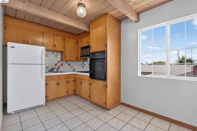 2318 Lowell Avenue, Richmond, CA 94804