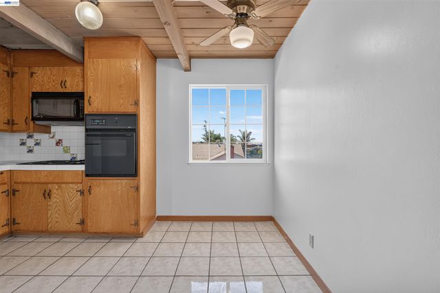 2318 Lowell Avenue, Richmond, CA 94804