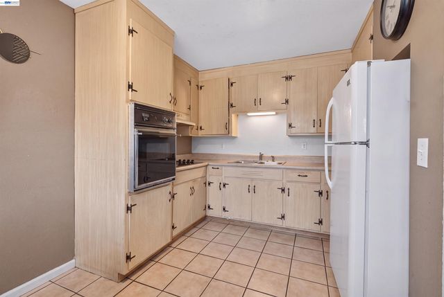 2318 Lowell Avenue, Richmond, CA 94804