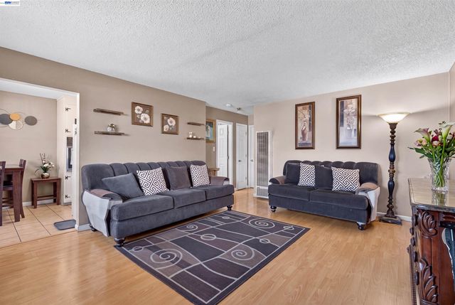 2318 Lowell Avenue, Richmond, CA 94804