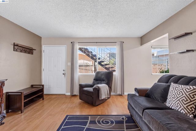 2318 Lowell Avenue, Richmond, CA 94804