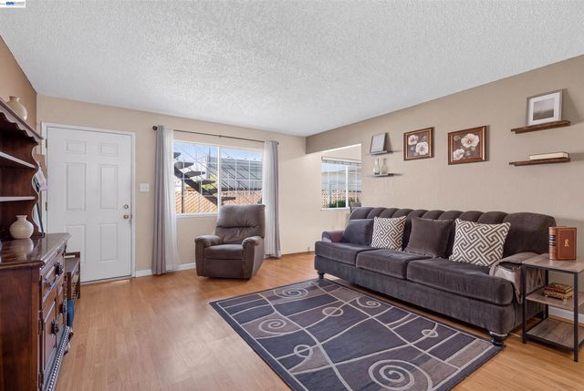 2318 Lowell Avenue, Richmond, CA 94804