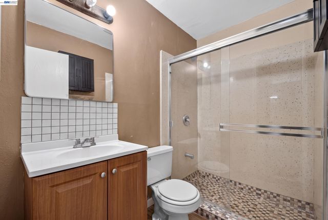2318 Lowell Avenue, Richmond, CA 94804