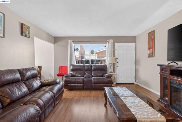 2318 Lowell Avenue, Richmond, CA 94804