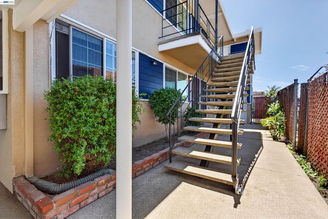 2318 Lowell Avenue, Richmond, CA 94804