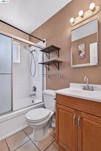 2318 Lowell Avenue, Richmond, CA 94804