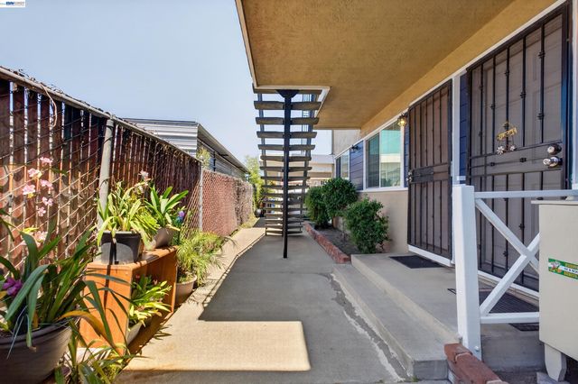 2318 Lowell Avenue, Richmond, CA 94804