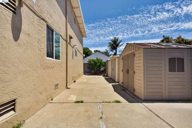 2318 Lowell Avenue, Richmond, CA 94804