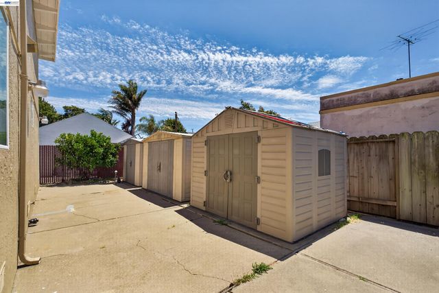 2318 Lowell Avenue, Richmond, CA 94804