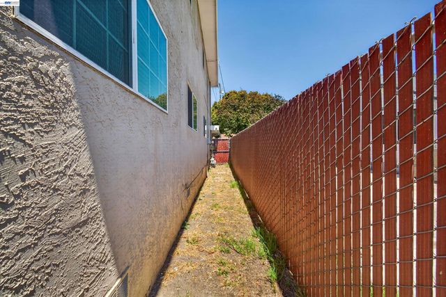 2318 Lowell Avenue, Richmond, CA 94804