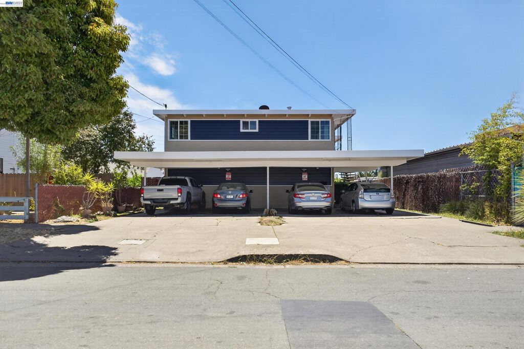 2318 Lowell Avenue, Richmond, CA 94804