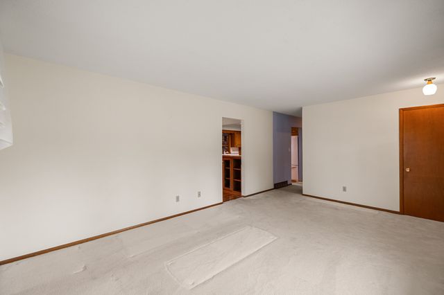 4601 Fairview Drive, Pleasant Hill, IA 50327