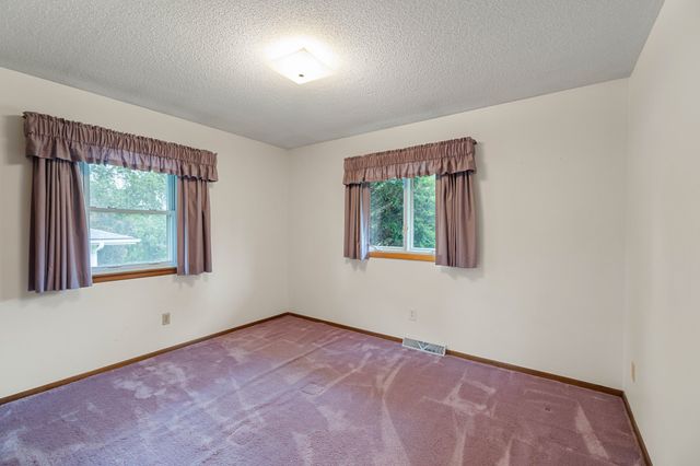 4601 Fairview Drive, Pleasant Hill, IA 50327