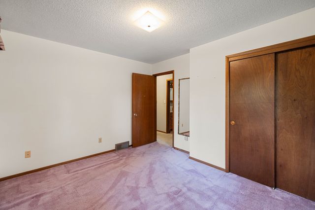 4601 Fairview Drive, Pleasant Hill, IA 50327