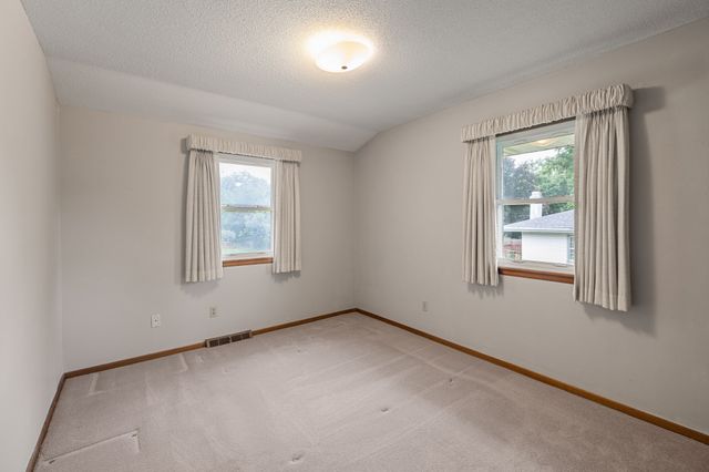 4601 Fairview Drive, Pleasant Hill, IA 50327
