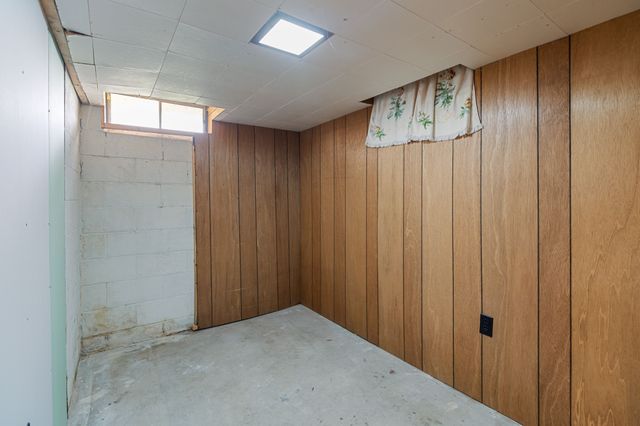4601 Fairview Drive, Pleasant Hill, IA 50327