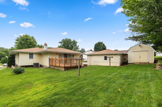 4601 Fairview Drive, Pleasant Hill, IA 50327