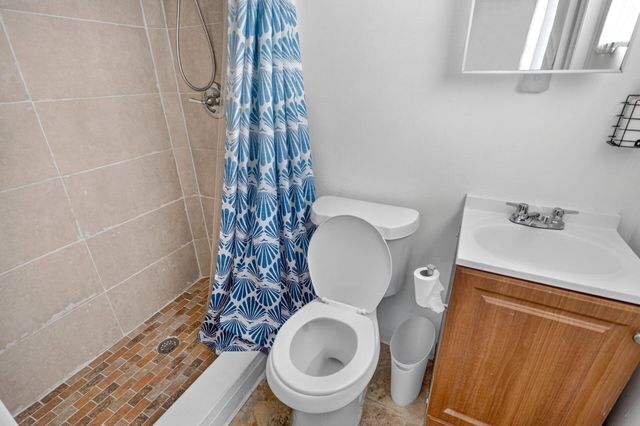 2220 N 57th Terrace, Hollywood, FL 33021