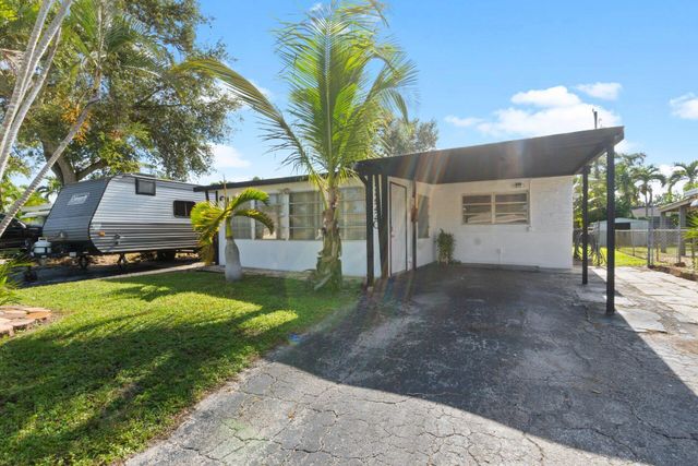 2220 N 57th Terrace, Hollywood, FL 33021