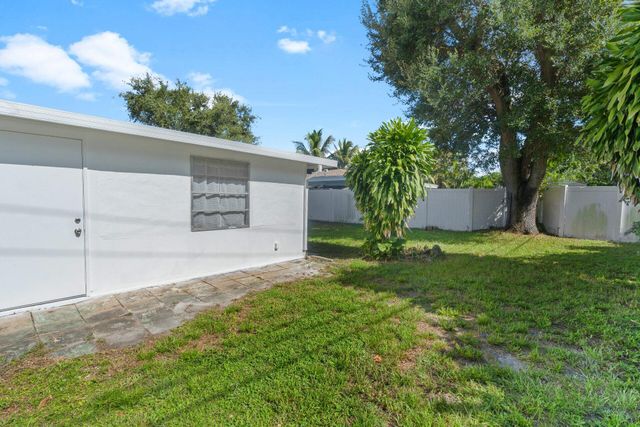 2220 N 57th Terrace, Hollywood, FL 33021
