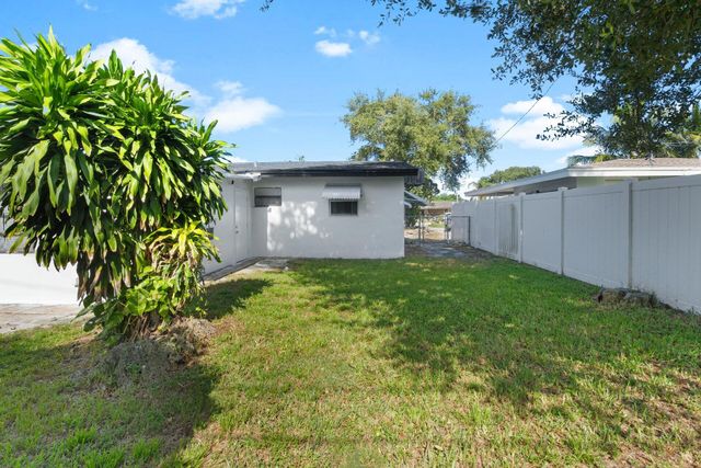 2220 N 57th Terrace, Hollywood, FL 33021